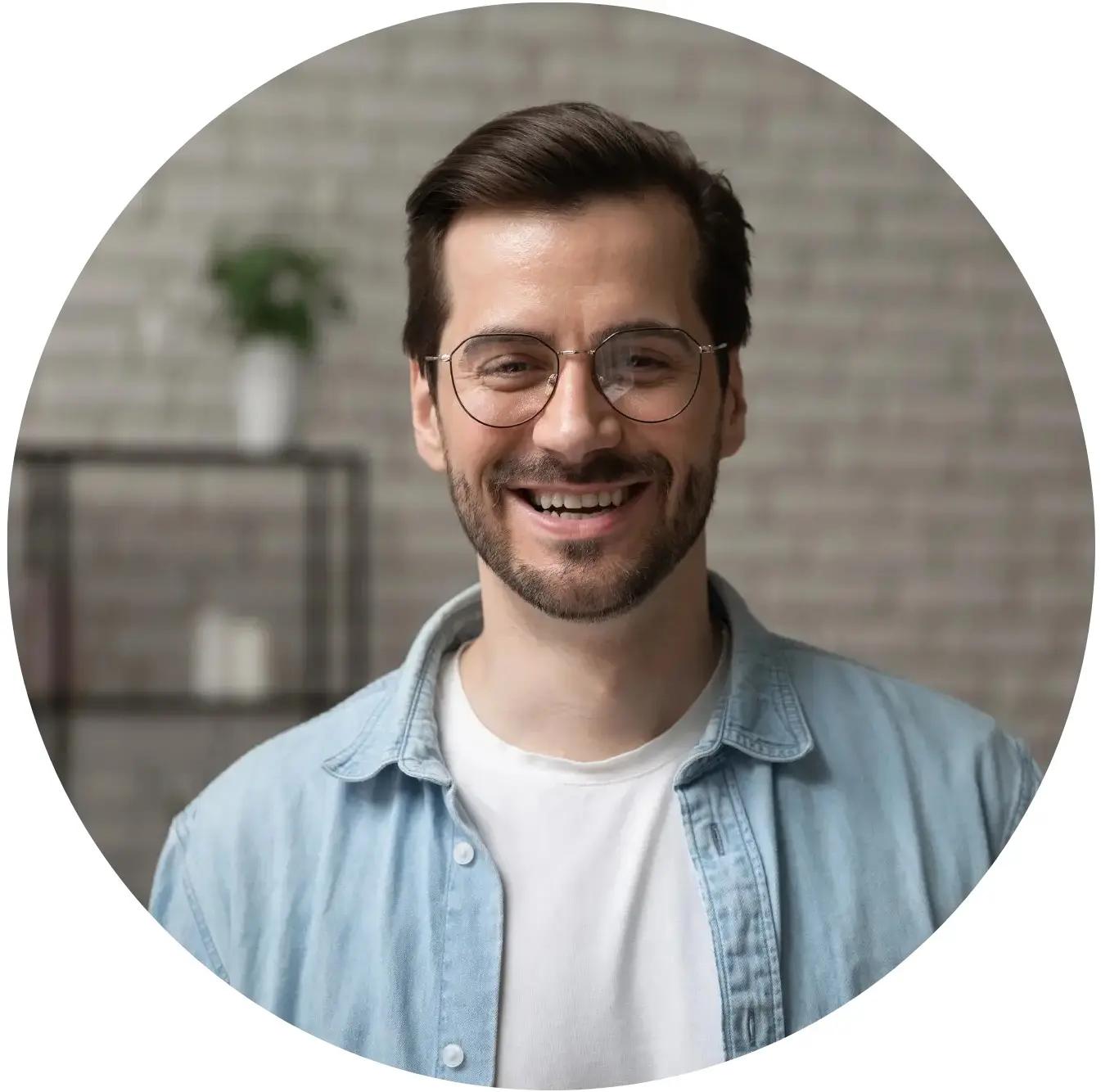 Zithara AI CRM customer testimonial - Retail business executive using Zithara CRM platform